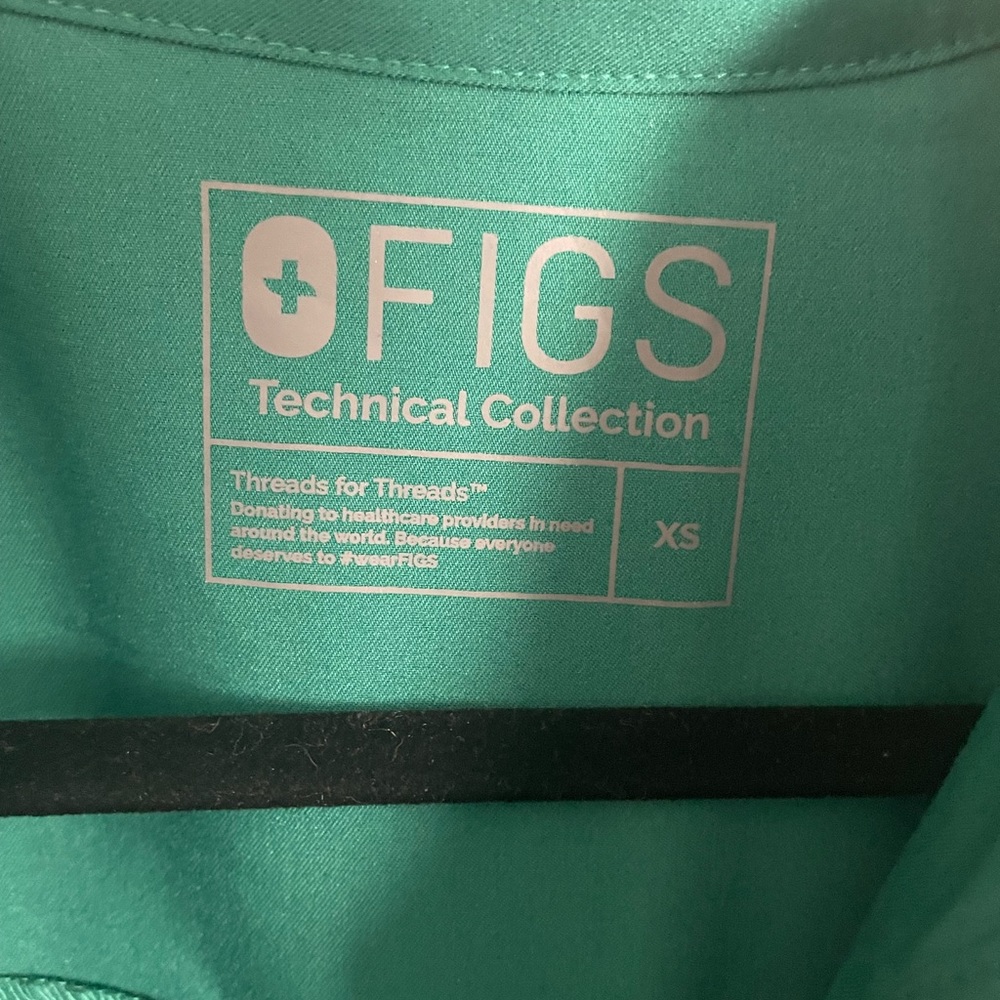 Figs hunter green Rafaela scrub top size XS